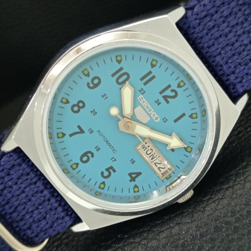 Vintage 1978 Seiko Automatic Mens Silver Watch W/daydate & Silver accents